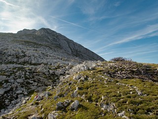 autumn hiking and mountaineeting in brandenburger alpen in austria