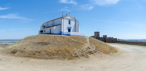 Iglesia del castillo medieval de Arraiolos, Alentejo. Portugal.