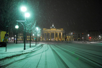 05.01.2008 SChnee in Berlin.Brandenburger Tor