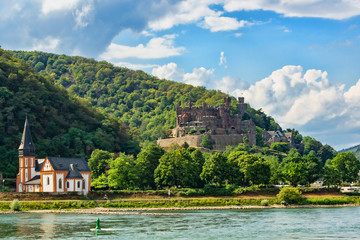 Fototapeta na wymiar Burgen am Rhein - Burg Reichenstein