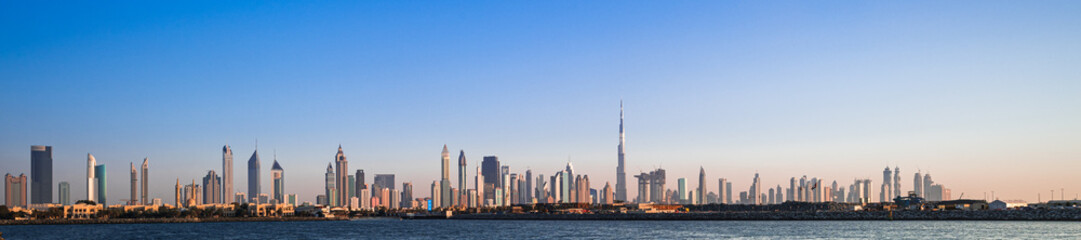 Fototapeta na wymiar panoramic seaview during sunset of Dubai
