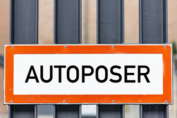Auto Poser Hinweis Schild