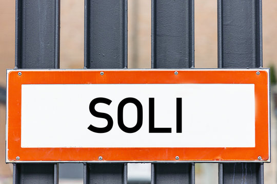 Hinweis Schild Soli