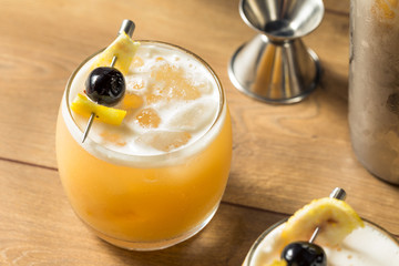 Sweet Homemade Whiskey Amarreto Sour