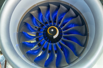 Aircraft engine blades highlighted in blue