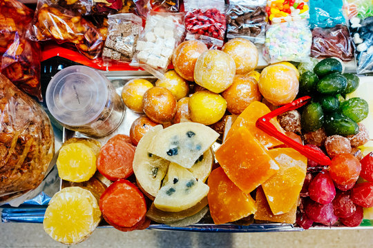 Top angle view of sweets arranged in tray