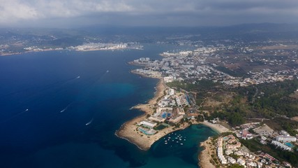Una parte de la costa de San Antoni de Ibiza 