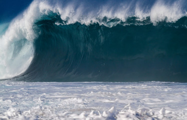 Giant breaking Ocean wave in Hawaii