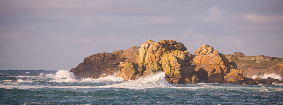 Roche presqu'ile Saint Laurent Porspoder Finist&egrave;re Bretagne France