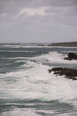 Fototapeta premium Tempête cote rocheuse presqu'ile Saint Laurent Porspoder Finistère Bretagne France