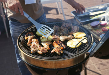 Cooking meat in an open roasting pan
