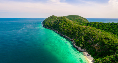 Fototapeta na wymiar Aerial view of beautiful island with blue ocean in Sattahip, Thailand