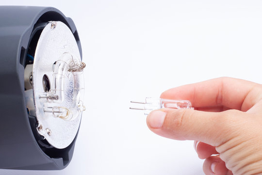 studio light maintenance, bulb replacement, halogen flash lamp