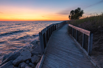 Fototapeta premium boardwalk at sunset