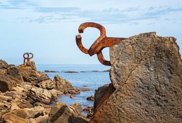 Fototapeta premium Rzeźba Grzebień Wiatrów w San Sebastian