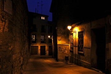 Escena nocturna de una ciudad