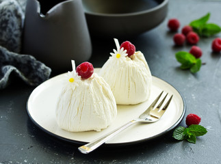 cake in the form of hats for Christmas.