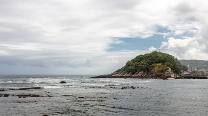 Fototapeta na wymiar Isla Santa Clara San Sebastián