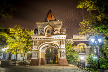 Fototapeta na wymiar The Triumphal Arch of Tsarevich Nikolai