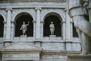 arch of constantine in rome italy