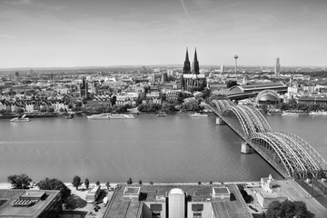 Köln, Deutschland. Schwarz-Weiß-Vintage-Stil. © Tupungato