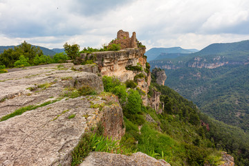 Fototapeta na wymiar Cliffs of Siurana de Prades