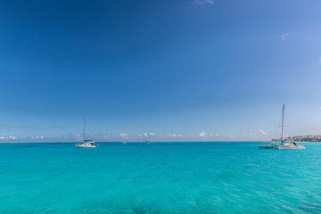 Obraz premium Sailing catamaran in the sea, Cocos (Keeling) islands