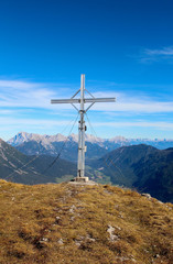 Fototapeta na wymiar Gipfelkreuz Laggers Imst Tirol
