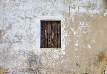 extured wall with a wooden wall about
