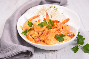 shrimp with cream and spices and rice
