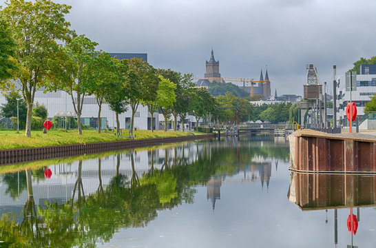 Kanal und Stadtansicht in Kleve in Westfalen
