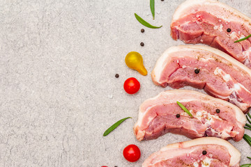 Raw pork belly with rind, peritoneum meat