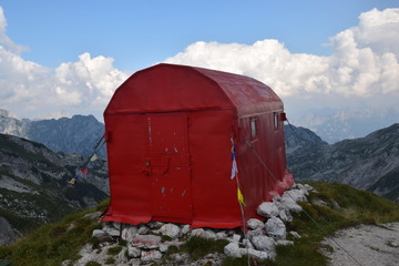 Tambre - Bivacco invernale rifugio Semenza