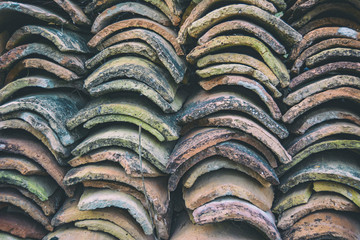 roof of tiles