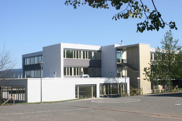 Fototapeta na wymiar Schule , Schulhof