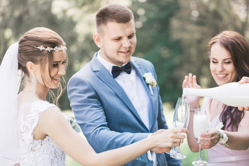 celebrate a wedding in the park