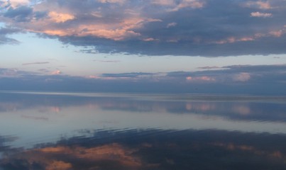 play of light between heaven and sea