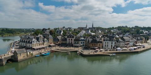 Fototapeta na wymiar panorama cityscape view of the old town and river of Auray in Brittany in western France