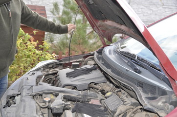  Do-it-yourself car repair and maintenance at home.