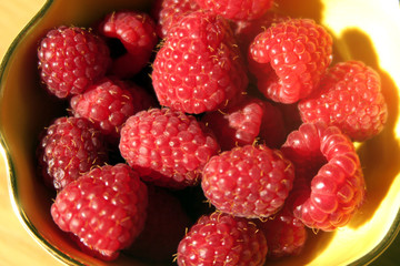 Ripe raspberries in a bowl