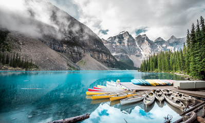 Beautiful Moraine lake in Banff national park, Alberta, Canada - obrazy, fototapety, plakaty