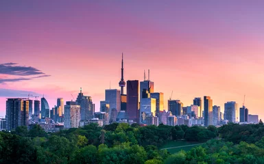 Zelfklevend Fotobehang Toronto Uitzicht op de stad Toronto vanaf Riverdale Avenue. Ontario, Canada