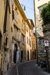 Ruelle en pente en Italie