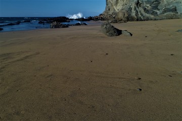 the cliffs that bathe the atlantic ocean with its strengh