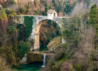 Fototapeta na wymiar Ponte di Cecco ad Ascoli Piceno