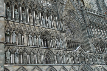 Kathedrale Norwegen Trondheim Nidarosdom Skulpturen Statuen Westfassade Heilige Propheten Könige...