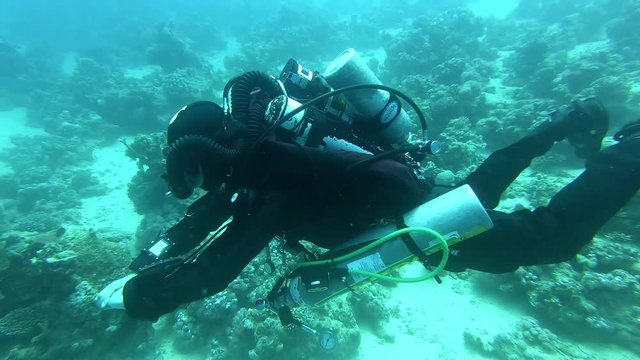 Rebreather scuba diver. Deep water diving