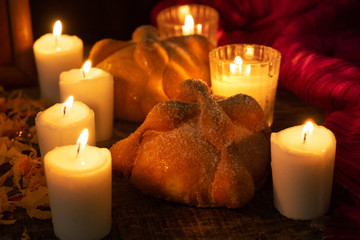 Obraz na płótnie Canvas Day of the dead bread with candles