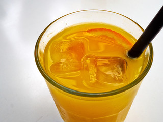 Freshly made organic orange juice © Rony Zmiri