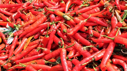 Many fresh red chillies are bad.